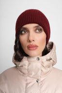 Miss Snug Mütze in Wine Red