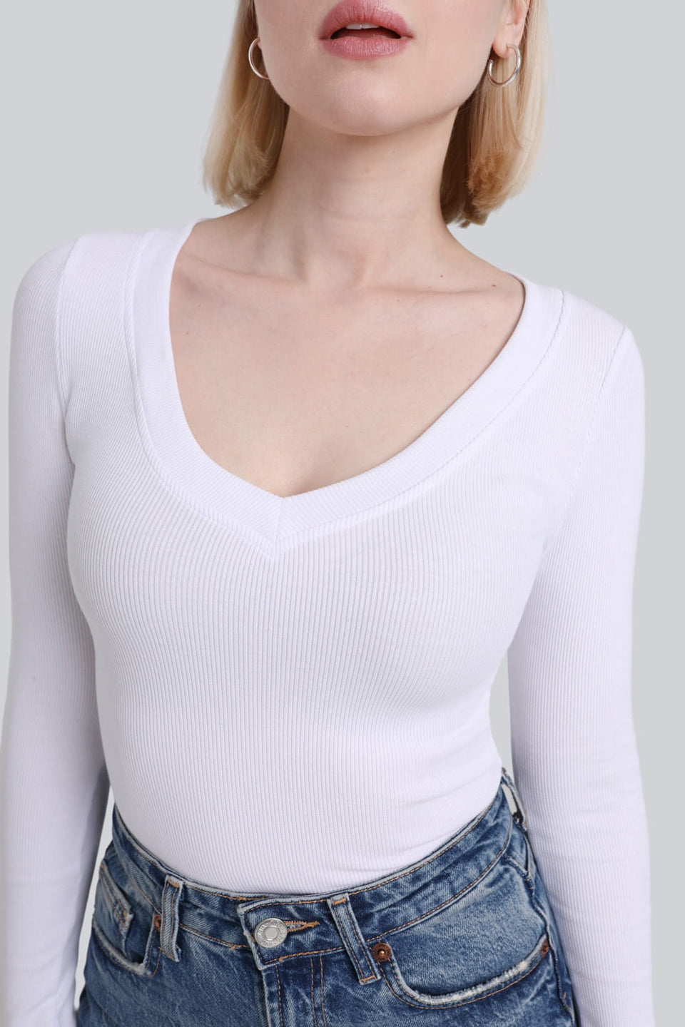Miss Womanly White Long-Sleeved Top