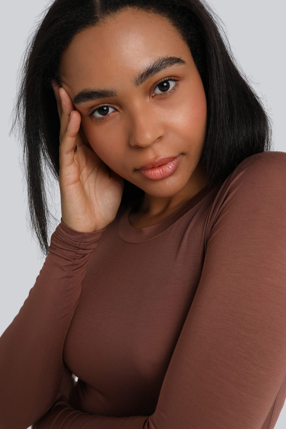 Miss Invisible C-neck long-sleeved top in chocolate