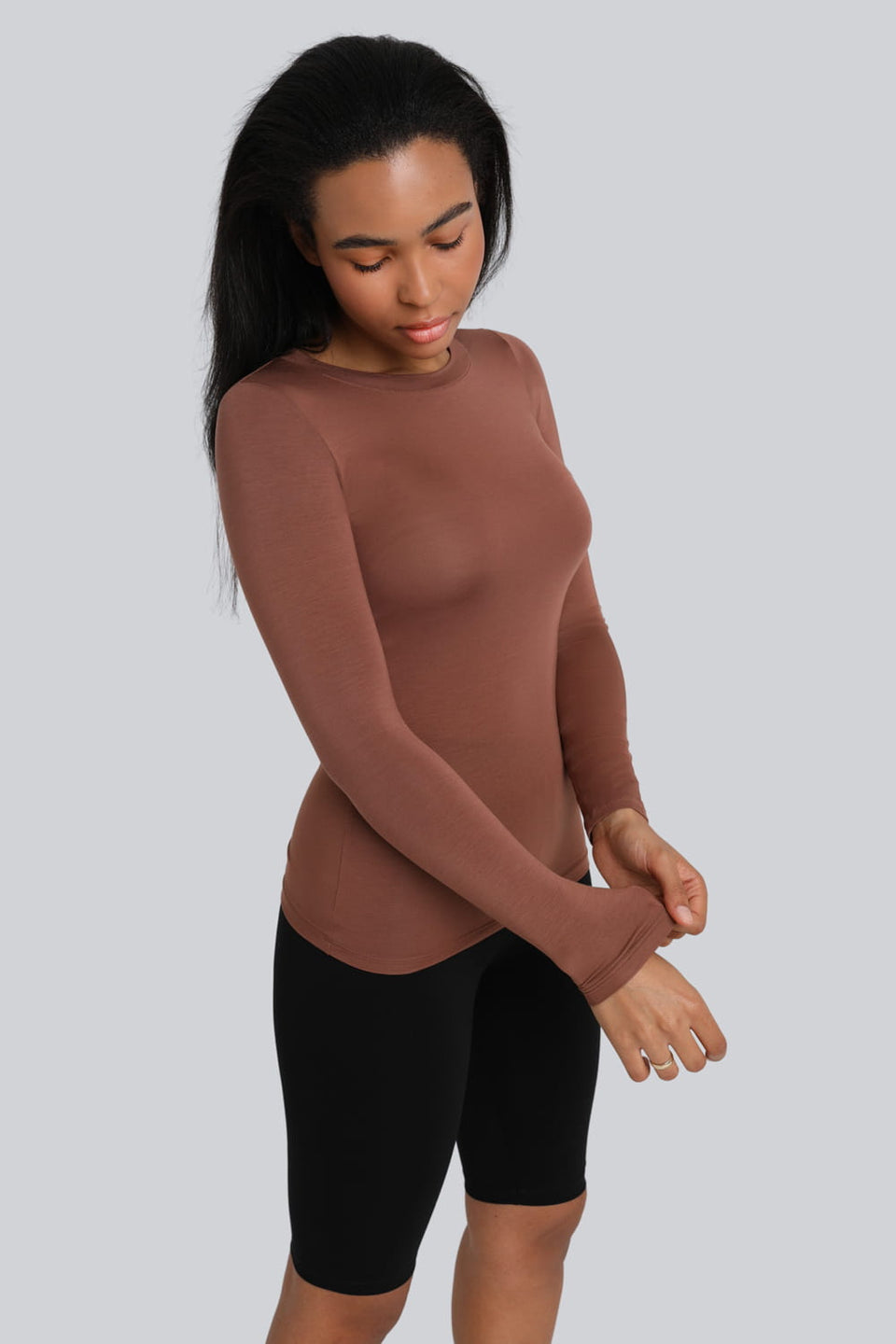 Miss Invisible C-neck long-sleeved top in chocolate
