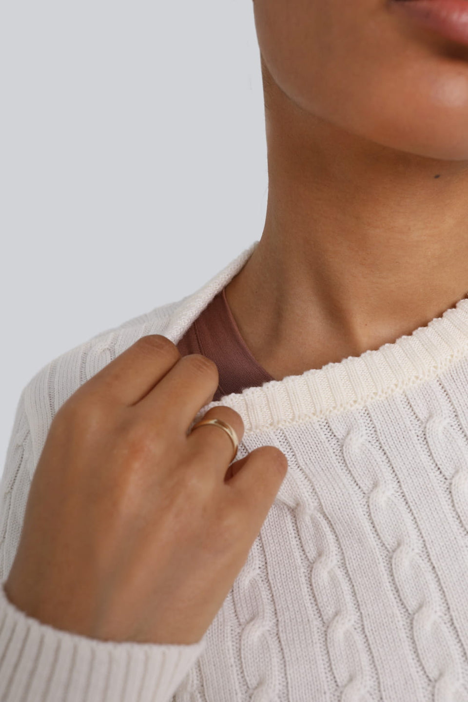 Miss Invisible C-neck long-sleeved top in chocolate