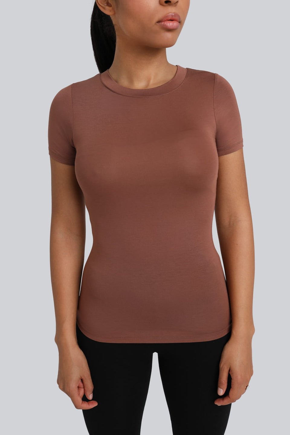 Miss Invisible C-neck T-shirt in Chocolate