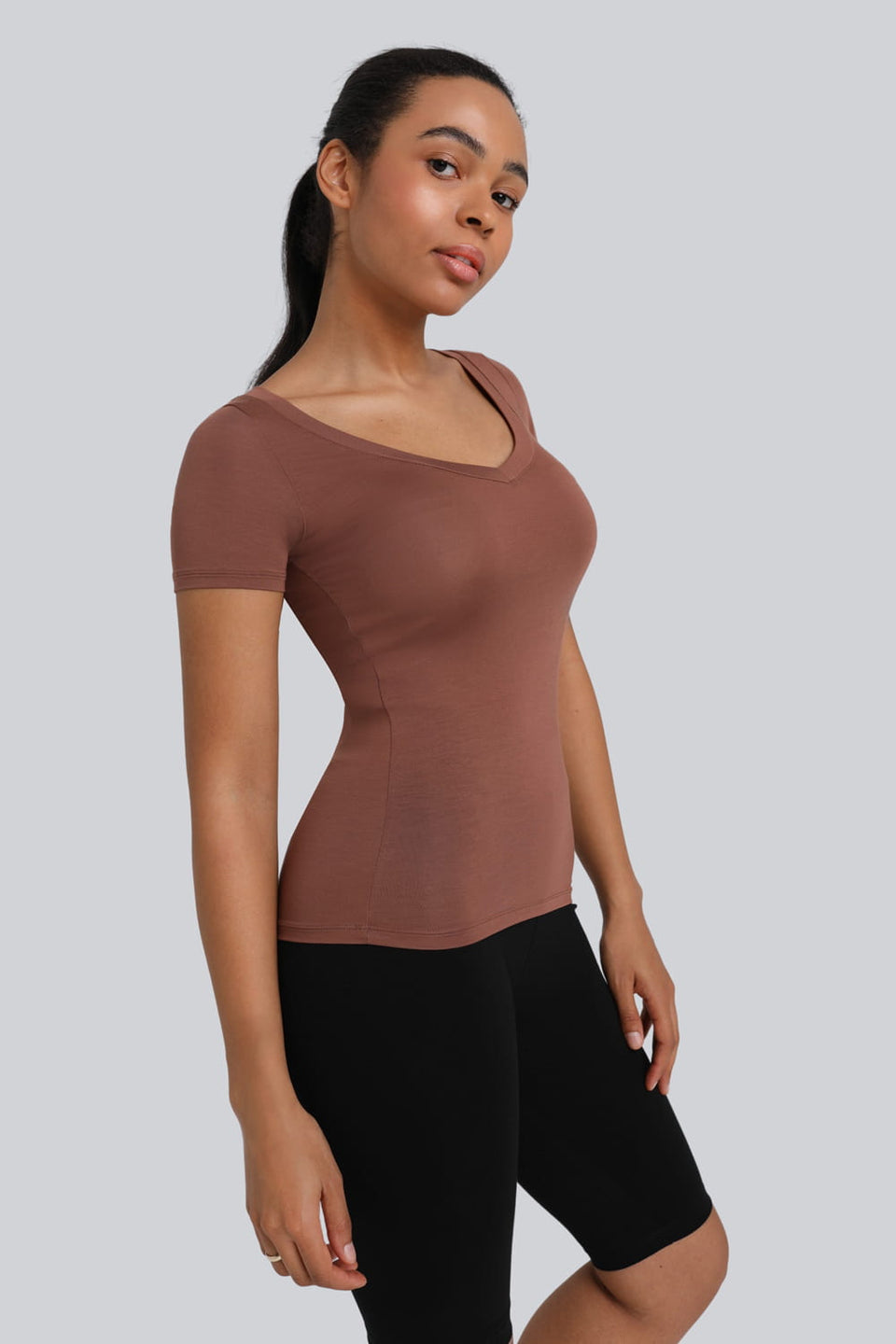 Miss Invisible V-neck T-shirt in Chocolate