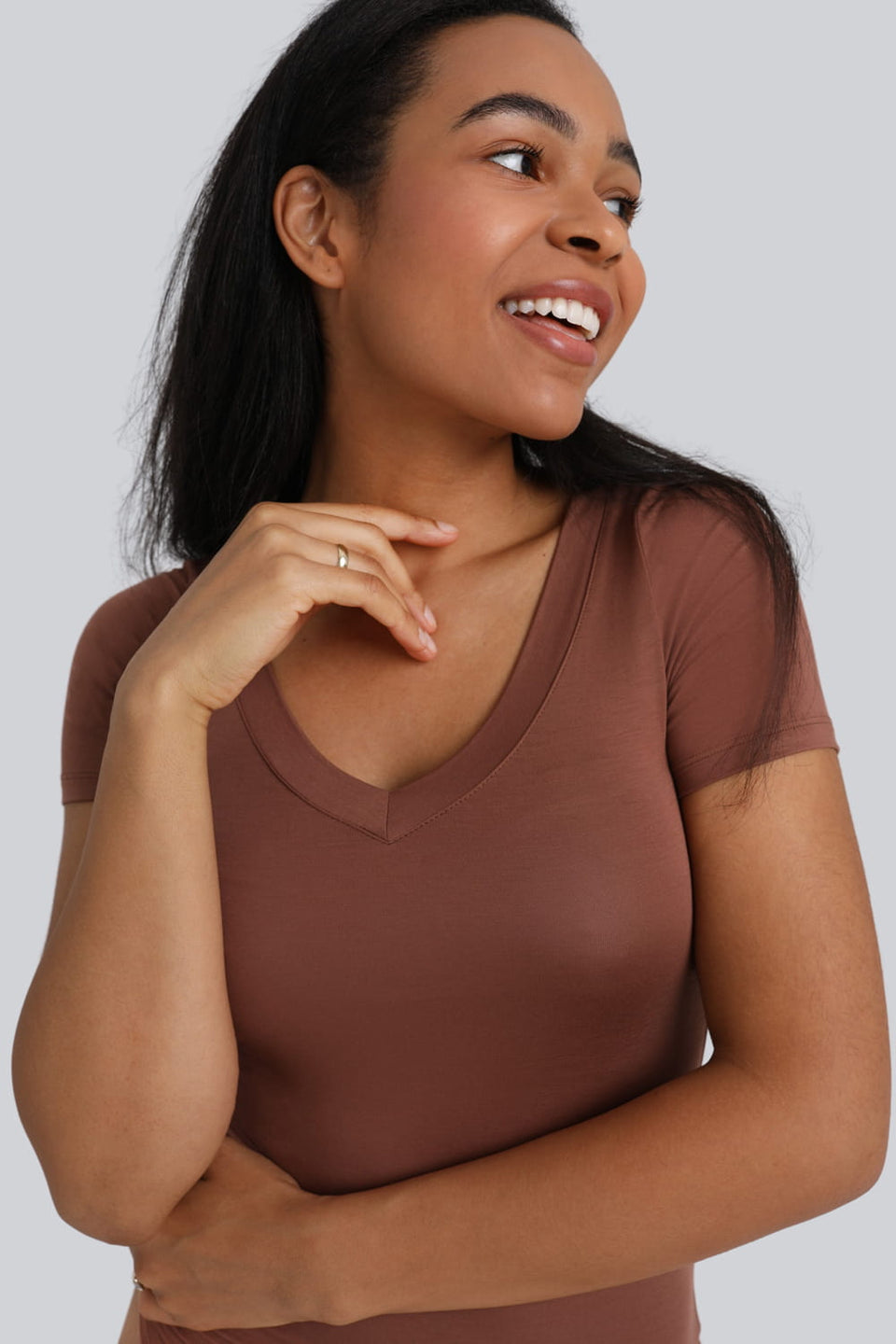 Miss Invisible V-neck T-shirt in Chocolate