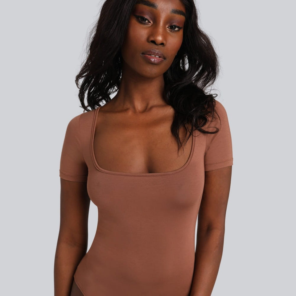 Miss Invisible Short-Sleeved U-Neck Bodysuit – Chocolate