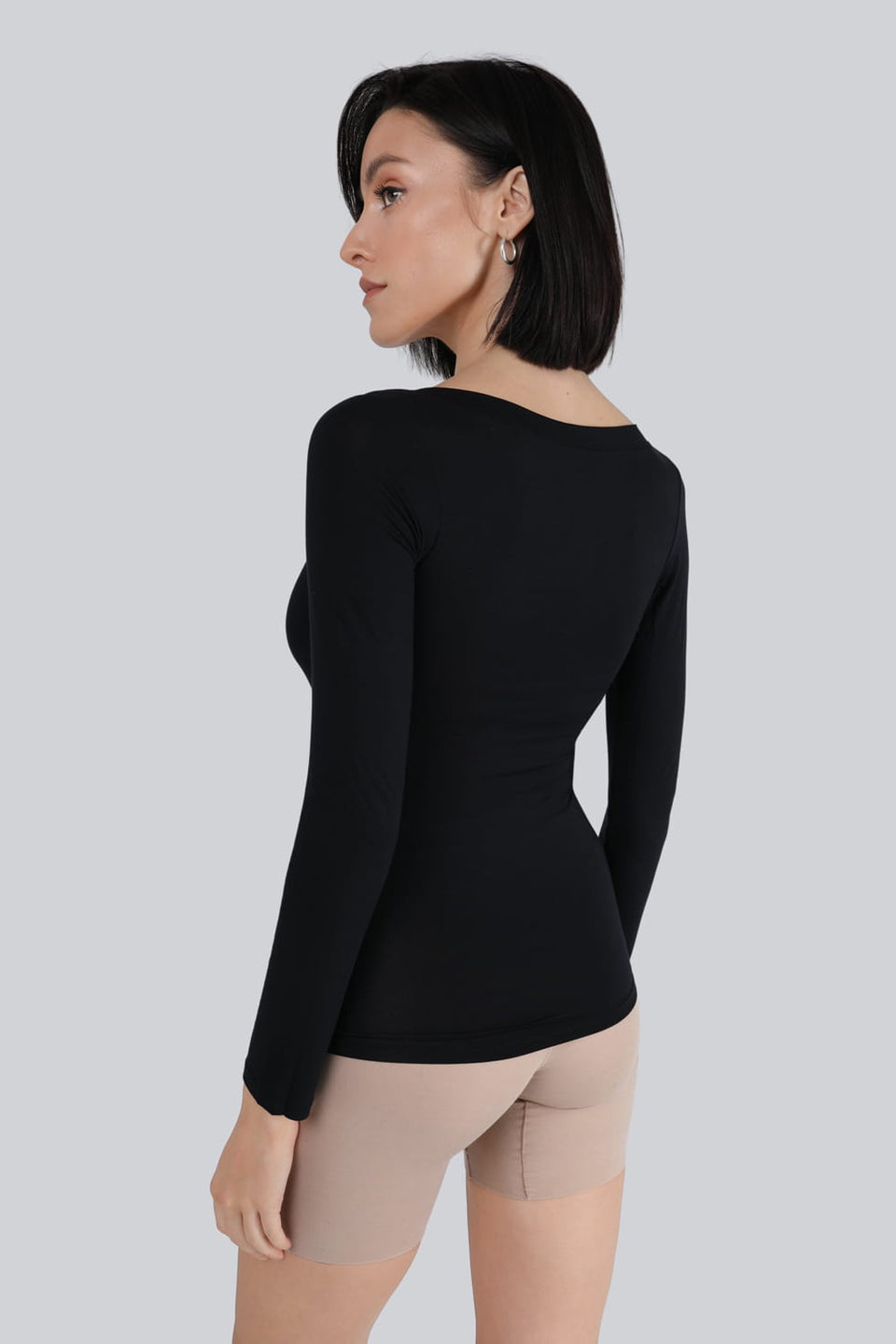 Miss Invisible V-neck Long-sleeved Top – Black