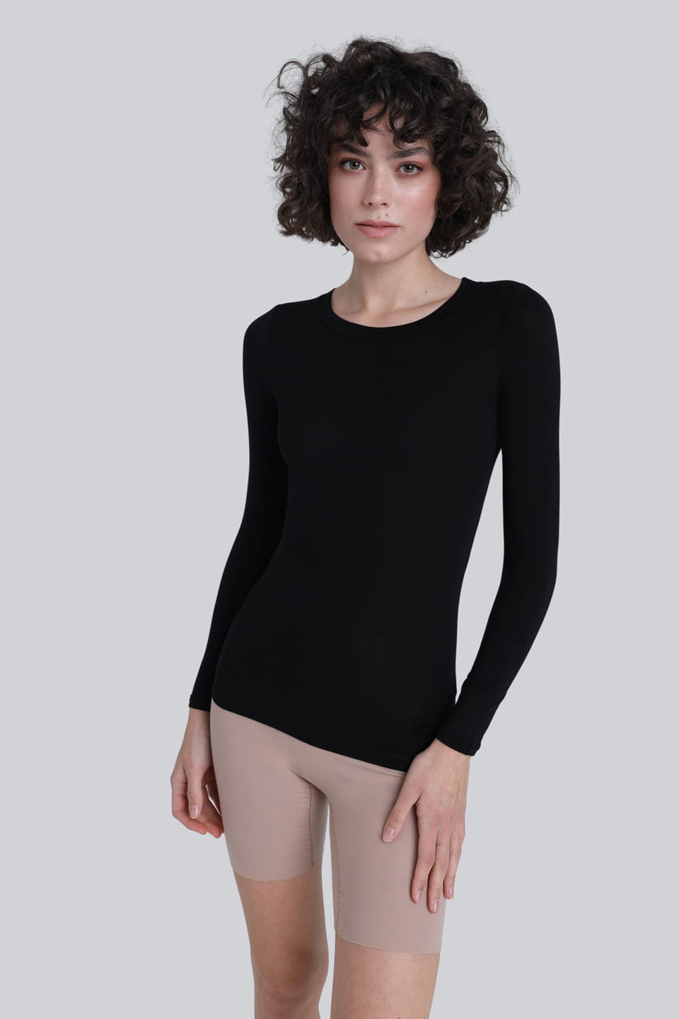 Miss Invisible C-neck Long-Sleeved Top – Black