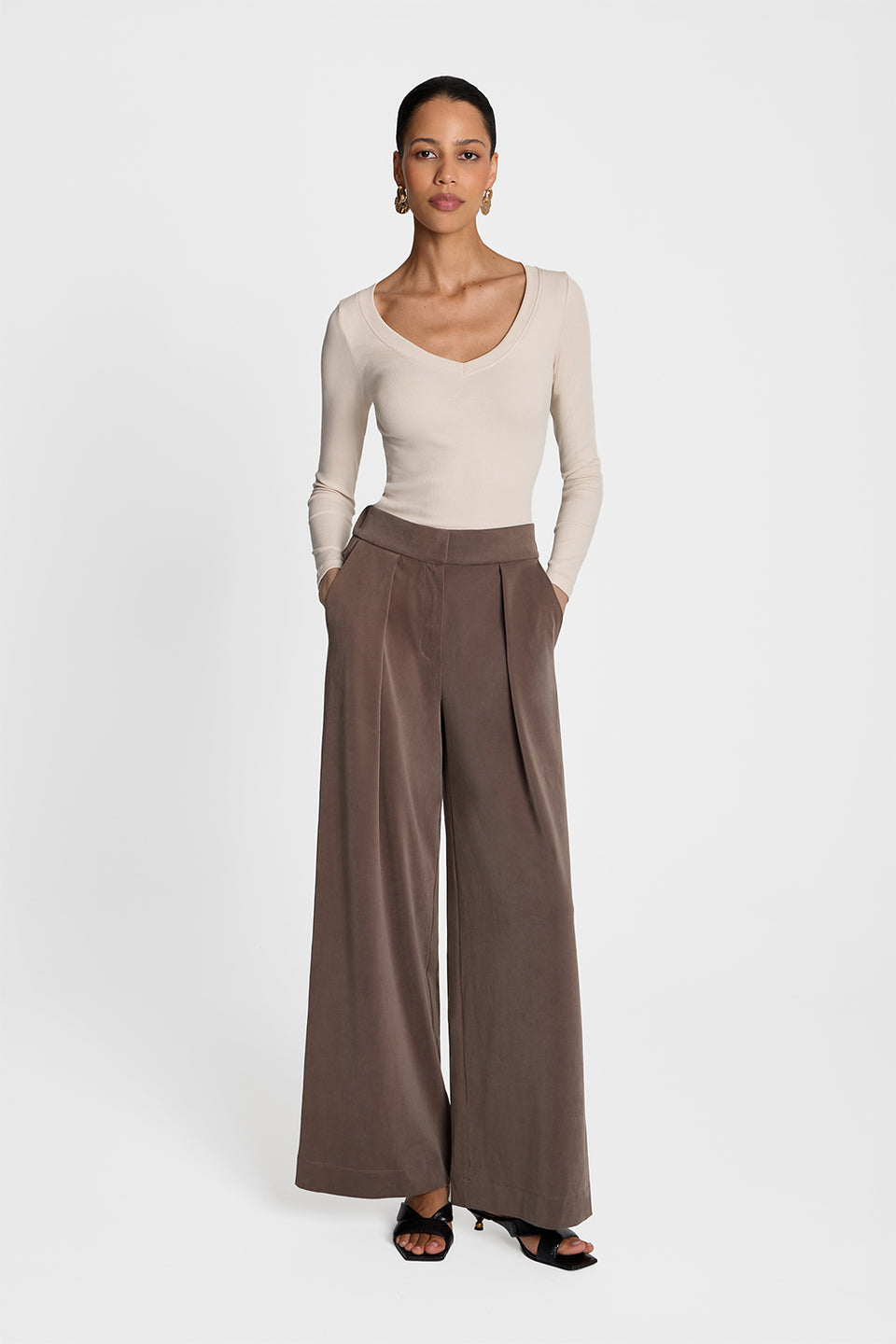 Miss Womanly Vanilla Long-Sleeved Top