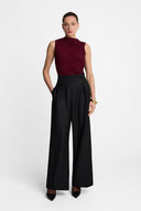 Top Miss Sculptural Burgundy