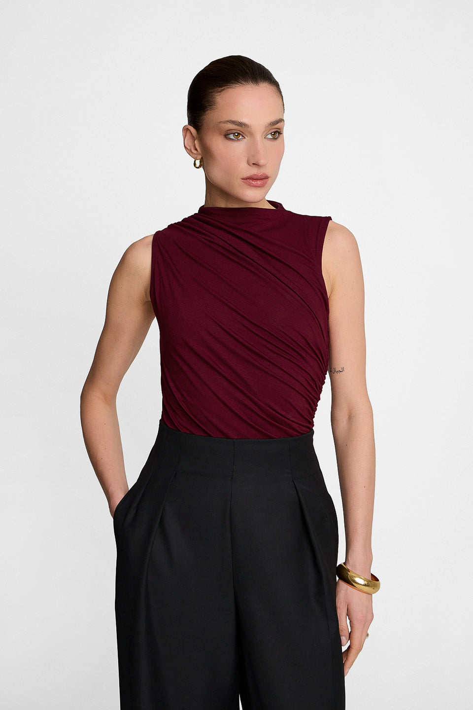 Top Miss Sculptural Burgundy