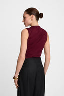Top Miss Sculptural Burgundy