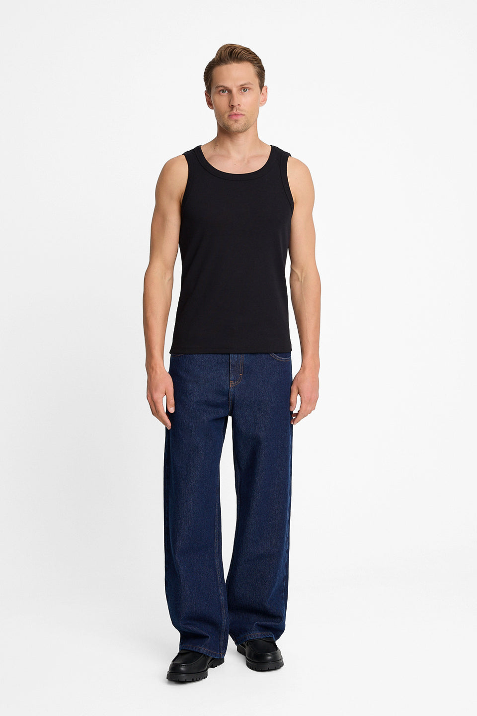 Top Mr Under Black