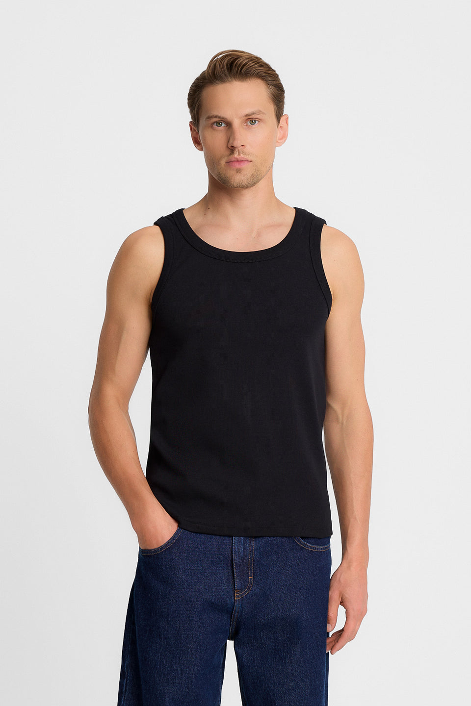 Top Mr Under Black
