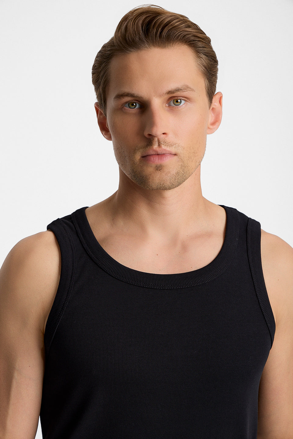 Top Mr Under Black